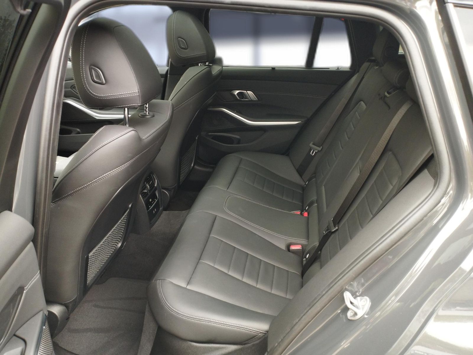 BMW 320xd Touring*M Sport*Pano*AHk*Standheizung foto 14