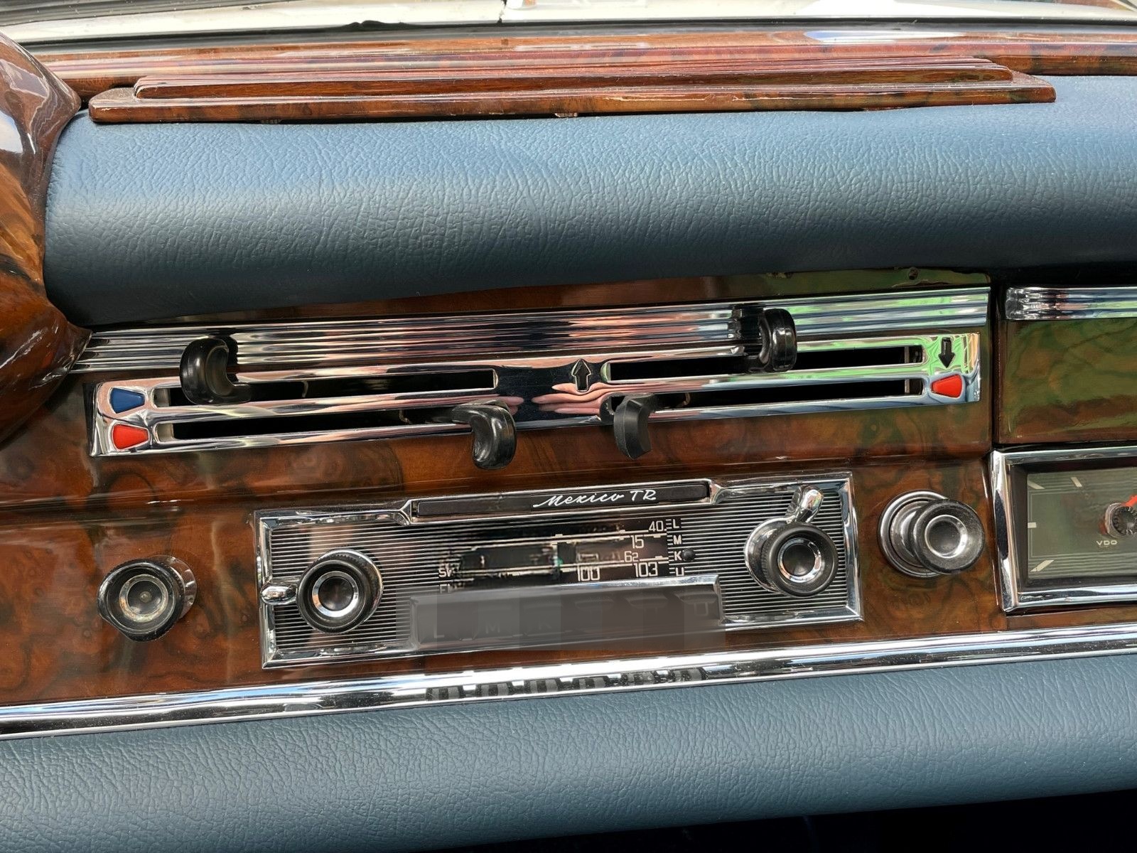 Mercedes-Benz 220 foto 15