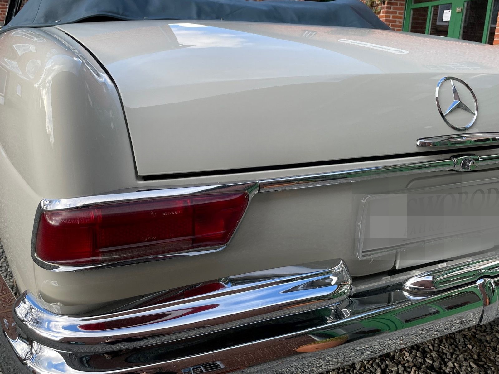 Mercedes-Benz 220 foto 7