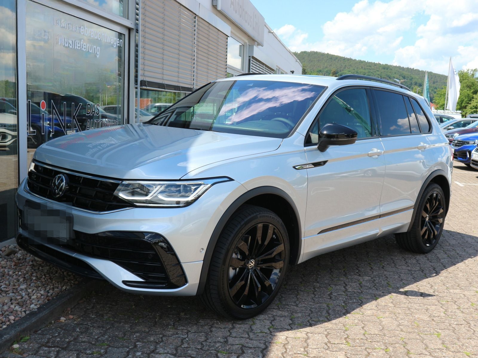 Volkswagen Tiguan R-Line 2.0 TDI 4M DSG AHK BlackStyle PANO foto 16