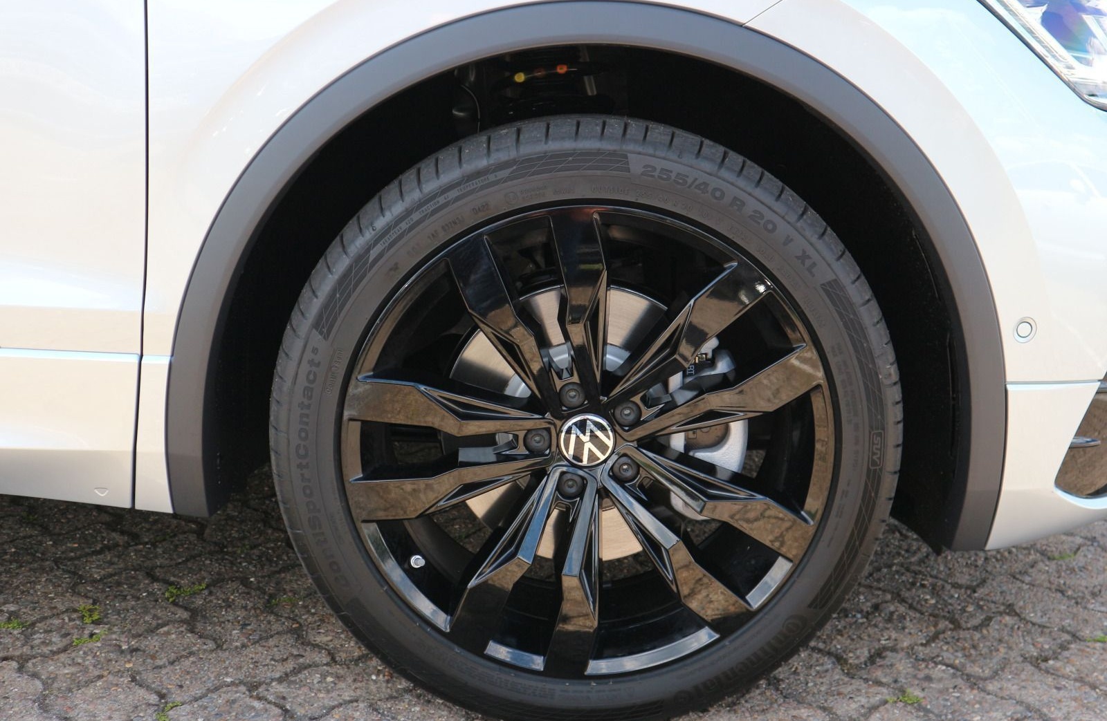 Volkswagen Tiguan R-Line 2.0 TDI 4M DSG AHK BlackStyle PANO foto 17