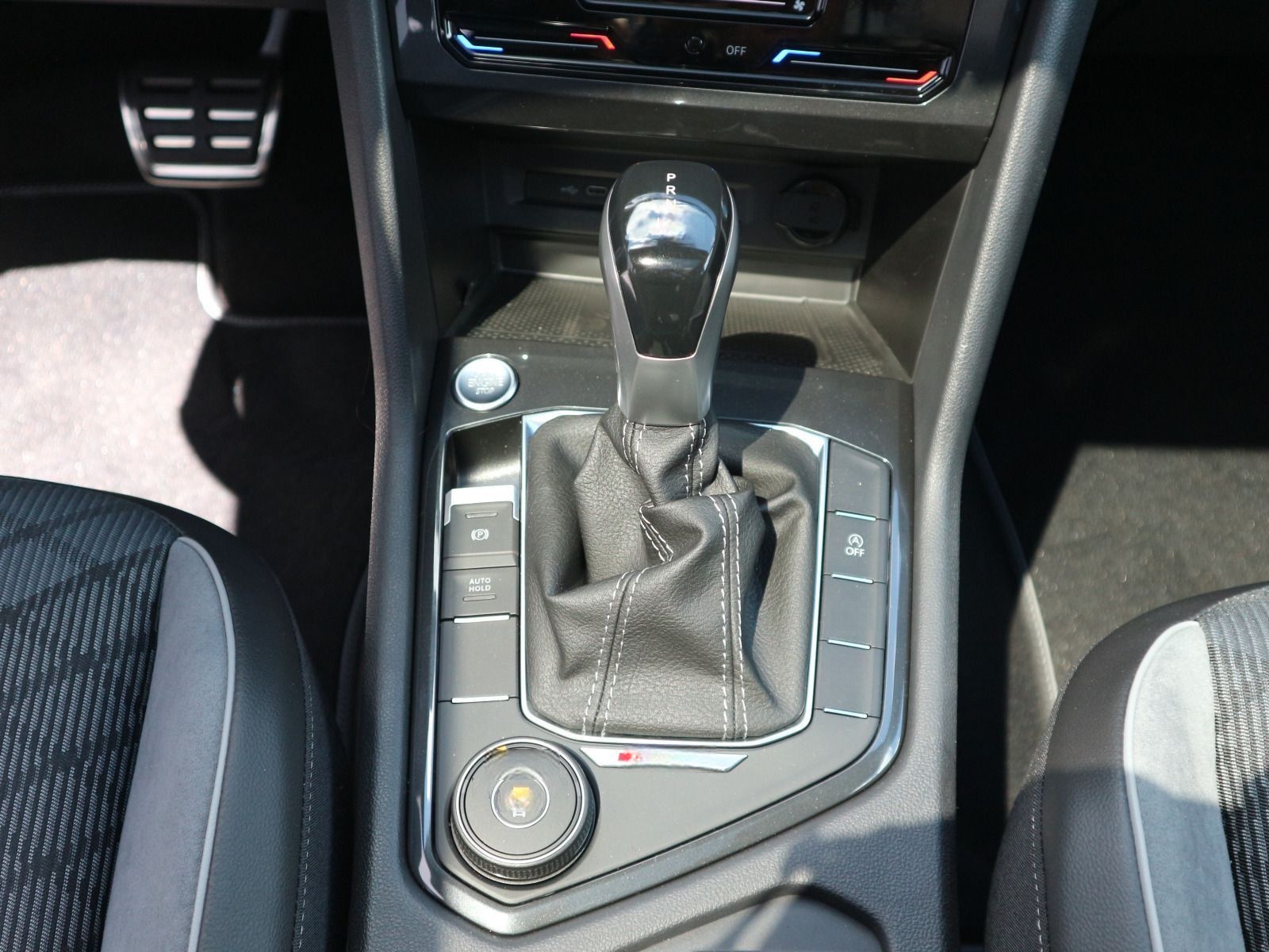 Volkswagen Tiguan R-Line 2.0 TDI 4M DSG AHK BlackStyle PANO foto 9