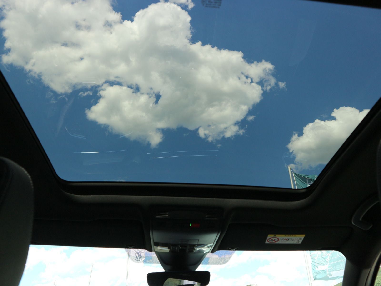 Volkswagen Tiguan R-Line 2.0 TDI 4M DSG AHK BlackStyle PANO foto 10