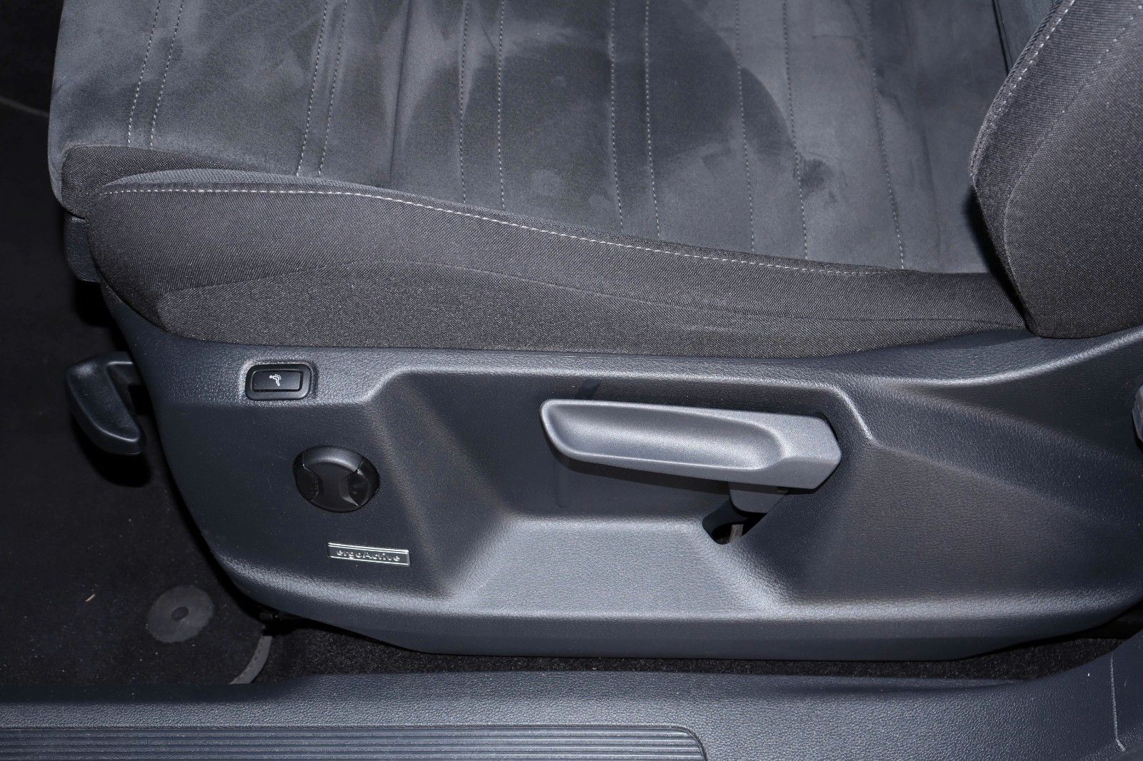 Volkswagen Touran 2.0 Comfortline BMT *1.Hd*Massage*LED*ACC foto 12