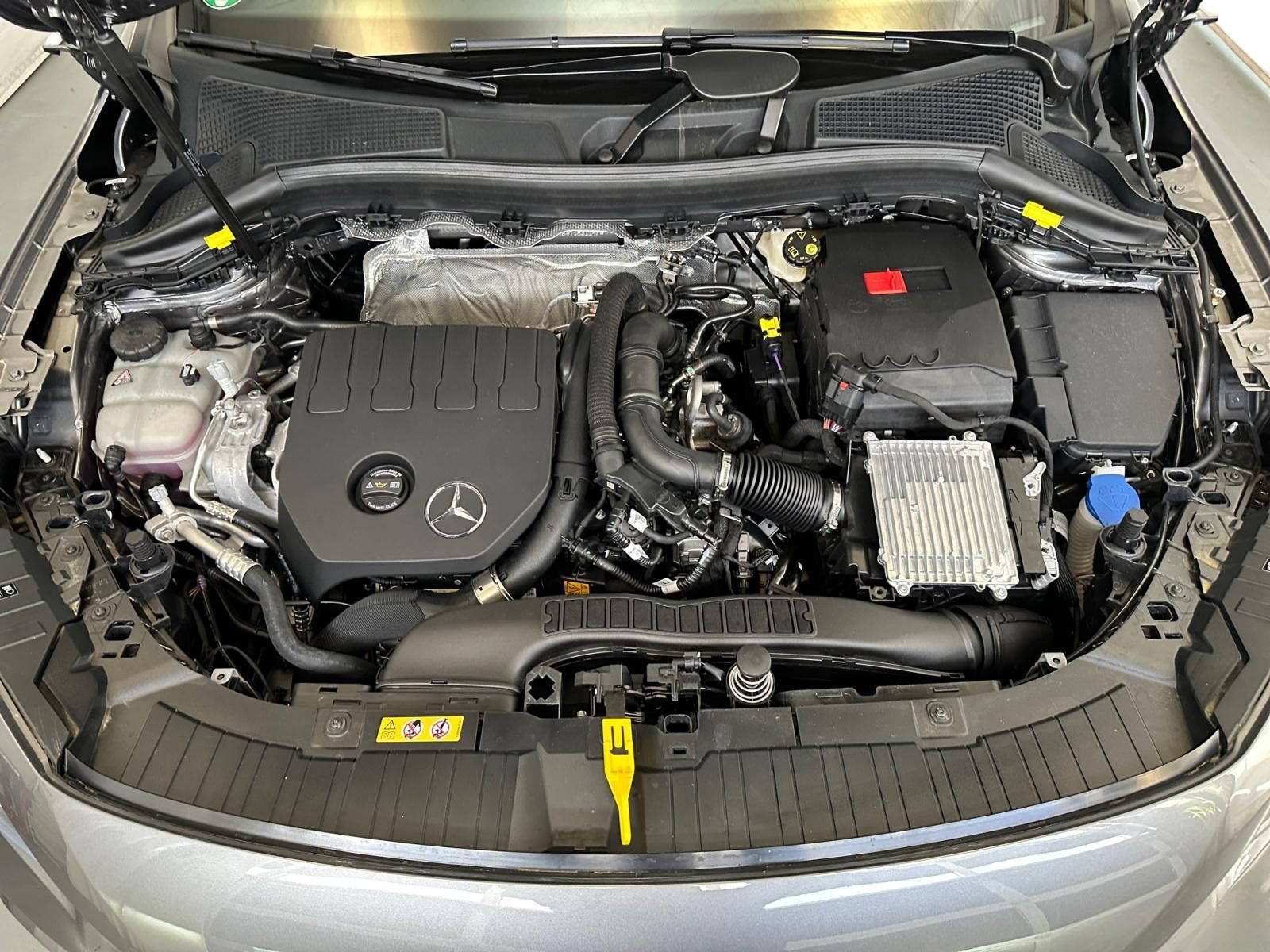 Mercedes-Benz GLA 180 +AMG+360°KAM+AHK+DISTRONIC+WINTERPAKET+ foto 7