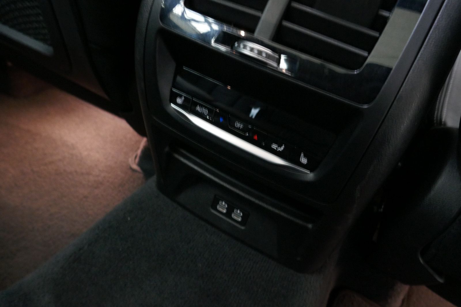 BMW X3 xDrive 20i M Sport *PANO*AHK*3 ZONEN KLIMAAU foto 12