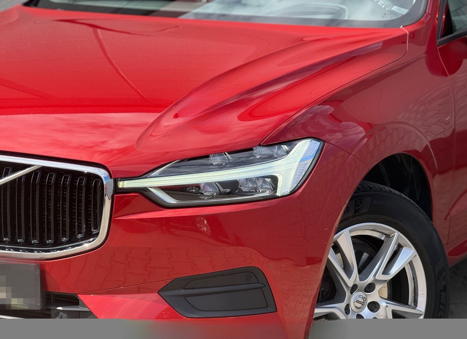 Volvo XC 60 D4 Momentum*Automatik*HUD*1.Hand*AHK*Leder foto 2