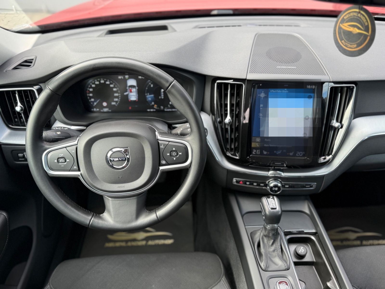 Volvo XC 60 D4 Momentum*Automatik*HUD*1.Hand*AHK*Leder foto 14