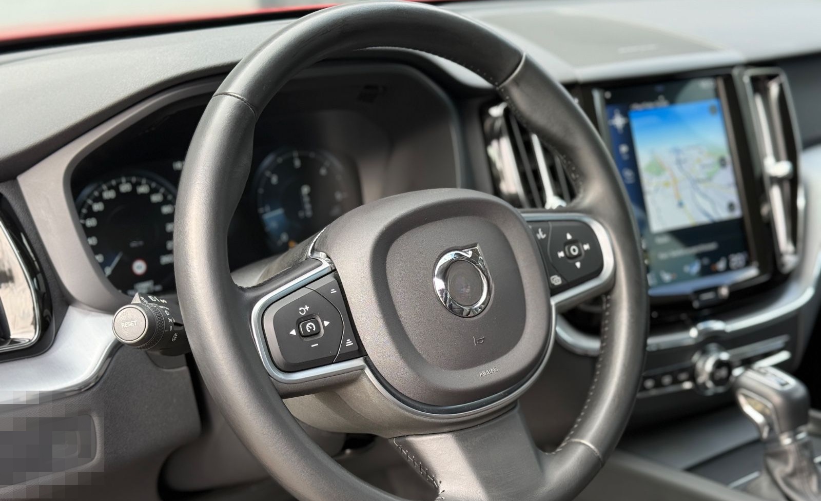 Volvo XC 60 D4 Momentum*Automatik*HUD*1.Hand*AHK*Leder foto 15