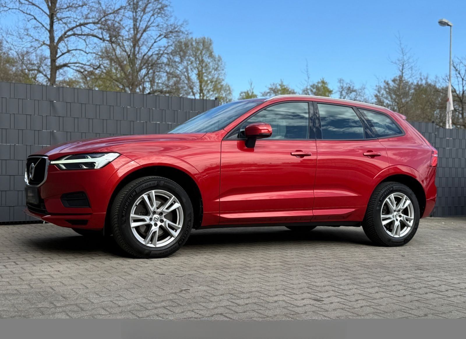 Volvo XC 60 D4 Momentum*Automatik*HUD*1.Hand*AHK*Leder foto 5