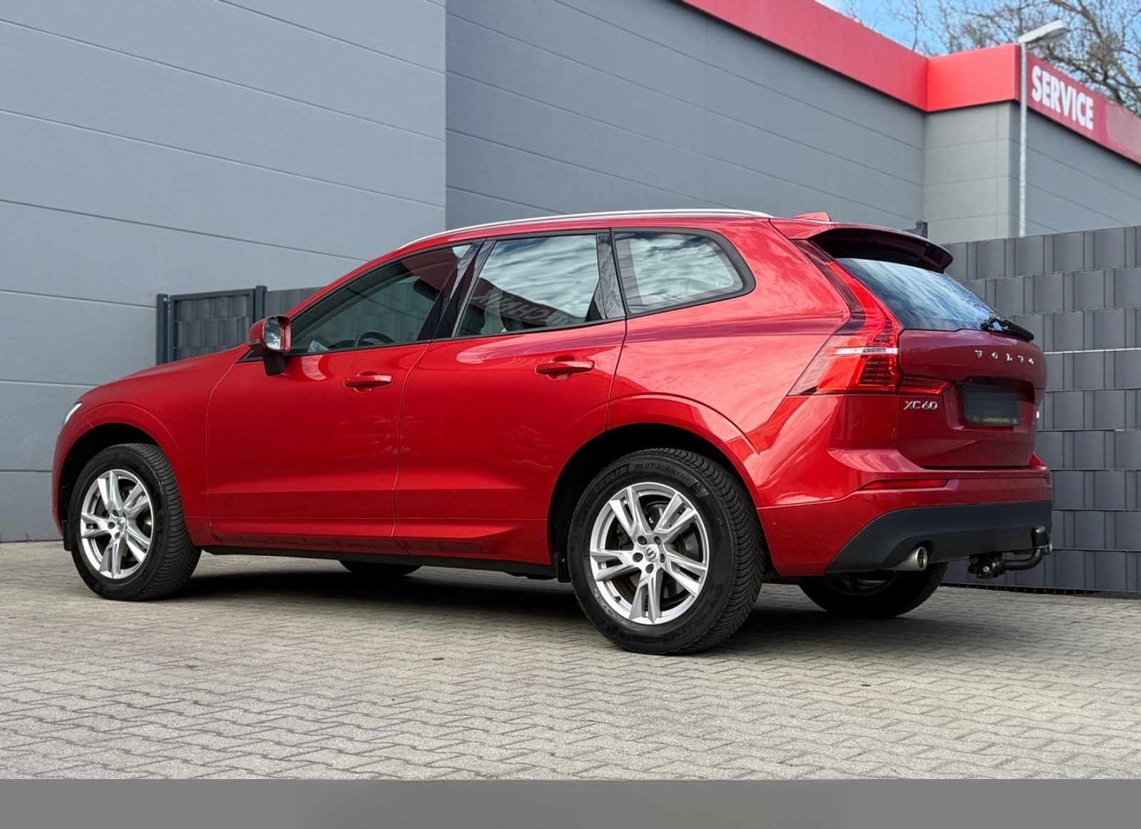 Volvo XC 60 D4 Momentum*Automatik*HUD*1.Hand*AHK*Leder foto 6