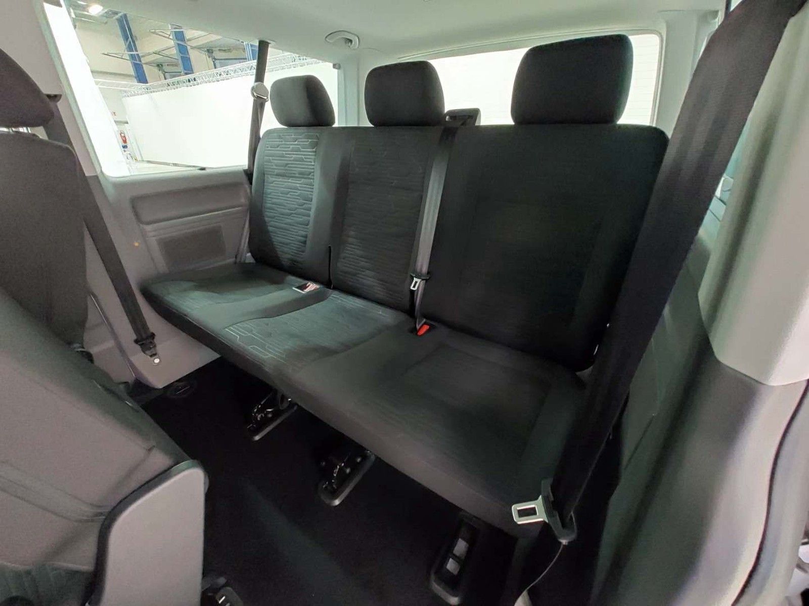 Volkswagen T6.1 Caravelle Comf. lang 9 SITZE/NAVI/AHK/TEMPO foto 12