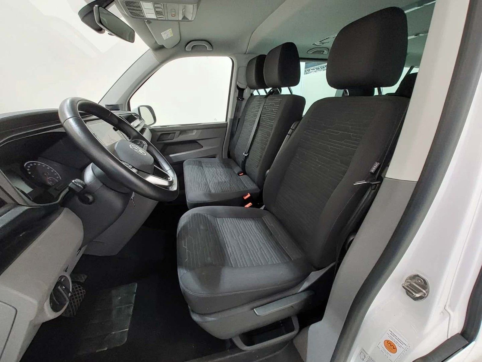 Volkswagen T6.1 Caravelle Comf. lang 9 SITZE/NAVI/AHK/TEMPO foto 9