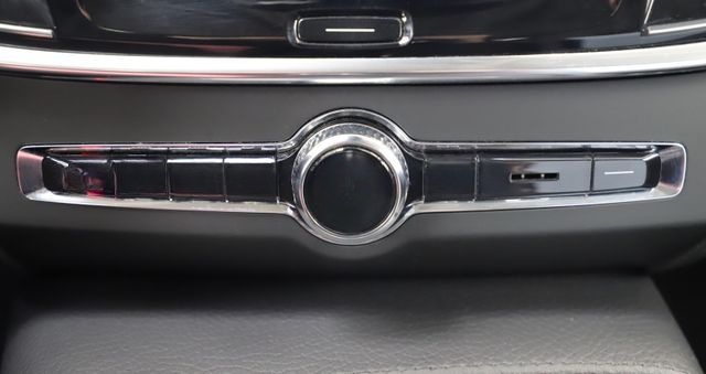 Volvo V90 2.0 D4 190PS Kombi Momentum AHK ACC foto 19