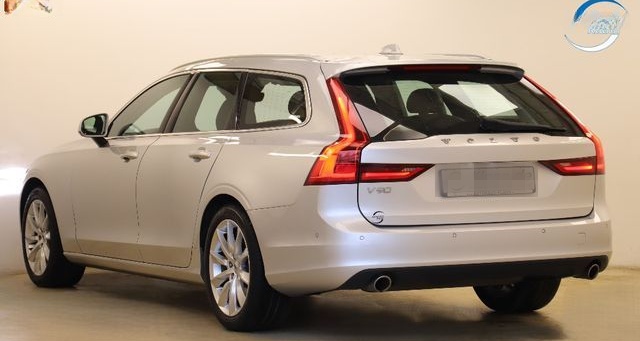 Volvo V90 2.0 D4 190PS Kombi Momentum AHK ACC foto 6