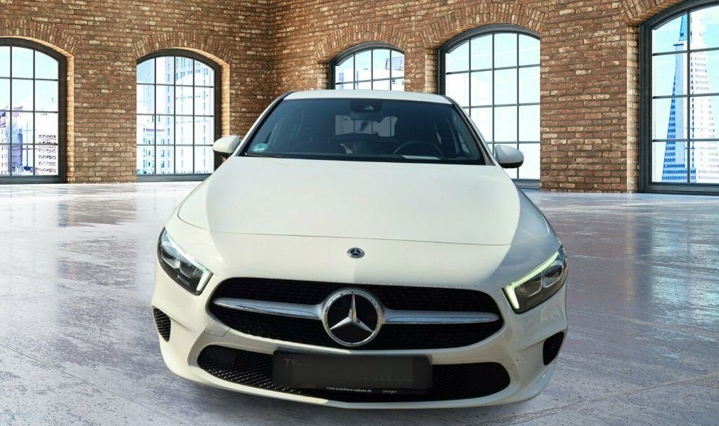 Mercedes-Benz A 180 KOMPAKTLIMOU Kam. KlimaA LED LM Navi PDC foto 2