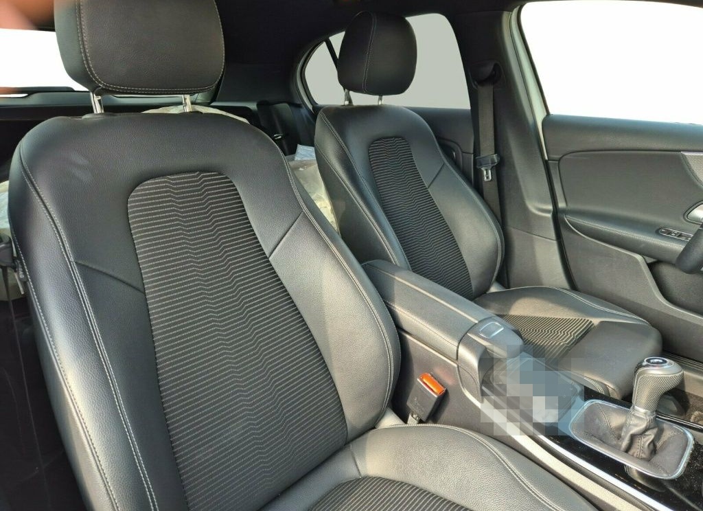 Mercedes-Benz A 180 KOMPAKTLIMOU Kam. KlimaA LED LM Navi PDC foto 13