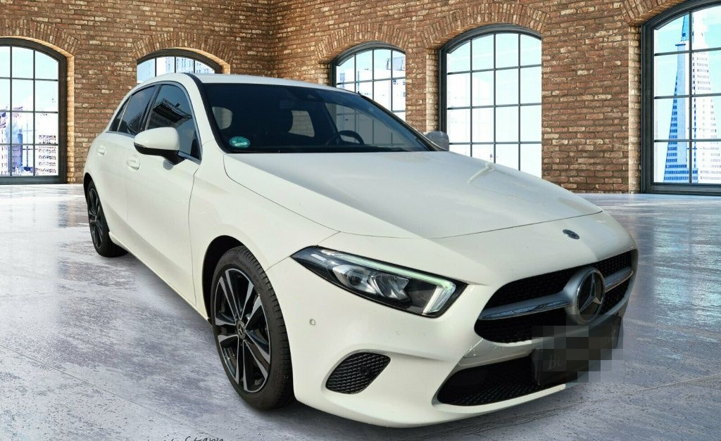 Mercedes-Benz A 180 KOMPAKTLIMOU Kam. KlimaA LED LM Navi PDC foto 3