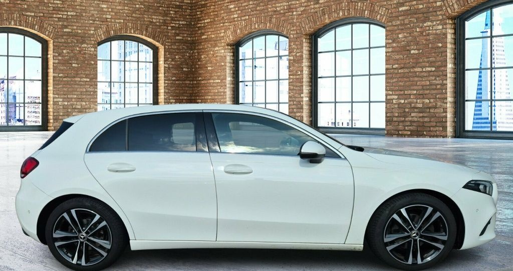 Mercedes-Benz A 180 KOMPAKTLIMOU Kam. KlimaA LED LM Navi PDC foto 4