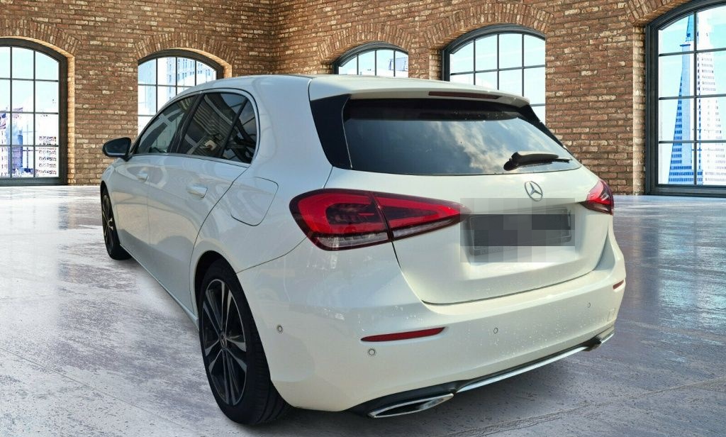 Mercedes-Benz A 180 KOMPAKTLIMOU Kam. KlimaA LED LM Navi PDC foto 7