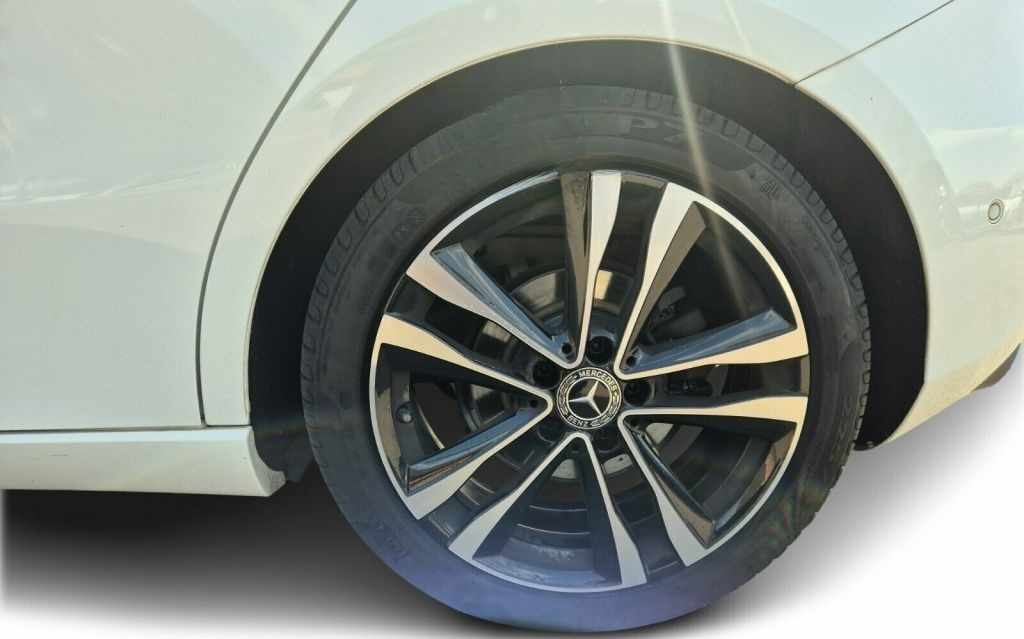 Mercedes-Benz A 180 KOMPAKTLIMOU Kam. KlimaA LED LM Navi PDC foto 9