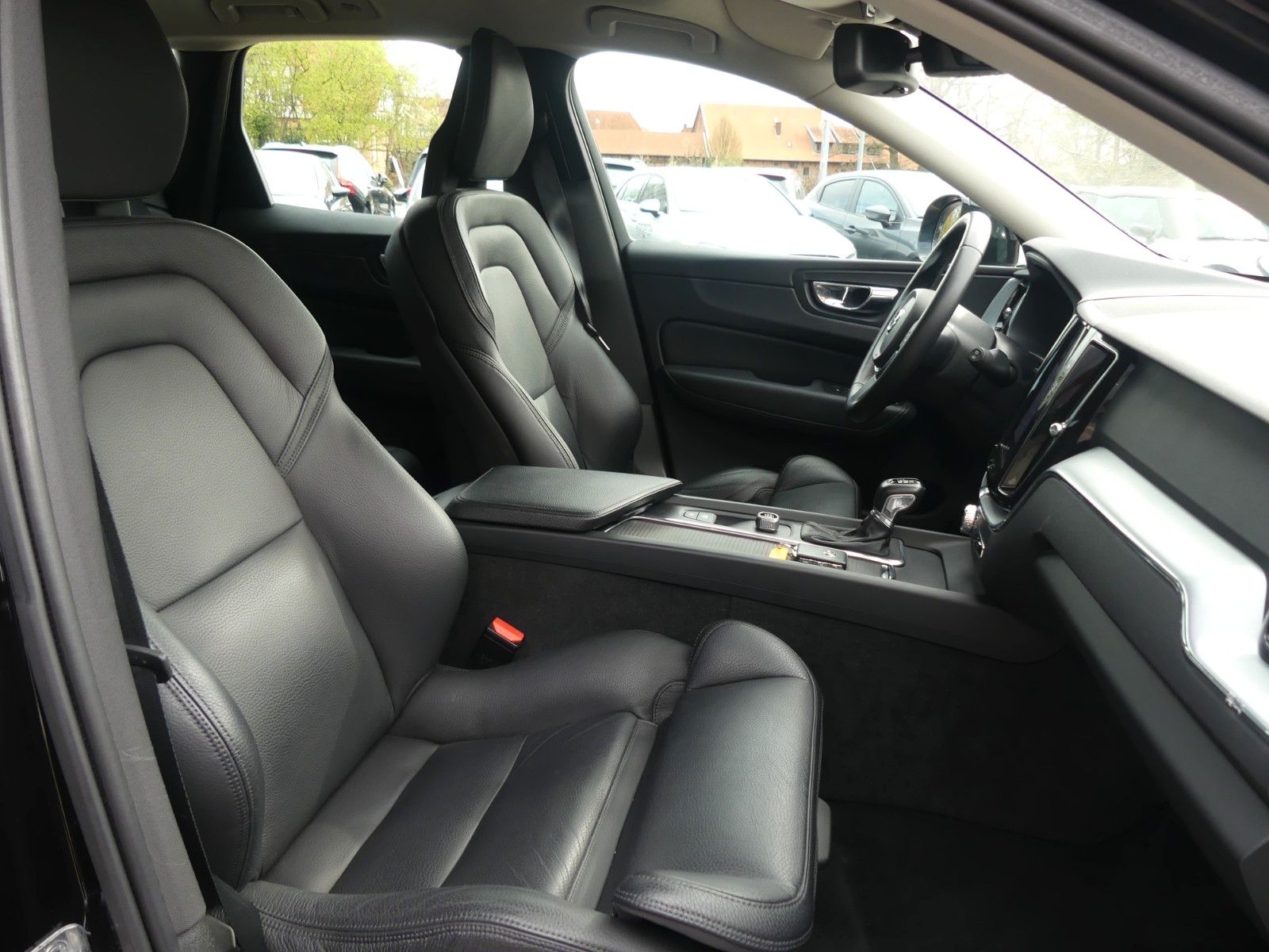 Volvo XC60 Momentum Vollleder*AHK*Navi*SHZ*ab 299€ foto 12