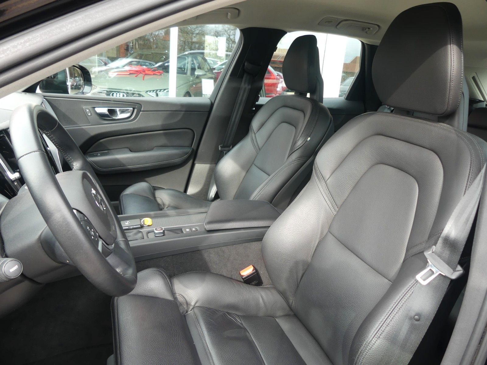 Volvo XC60 Momentum Vollleder*AHK*Navi*SHZ*ab 299€ foto 13