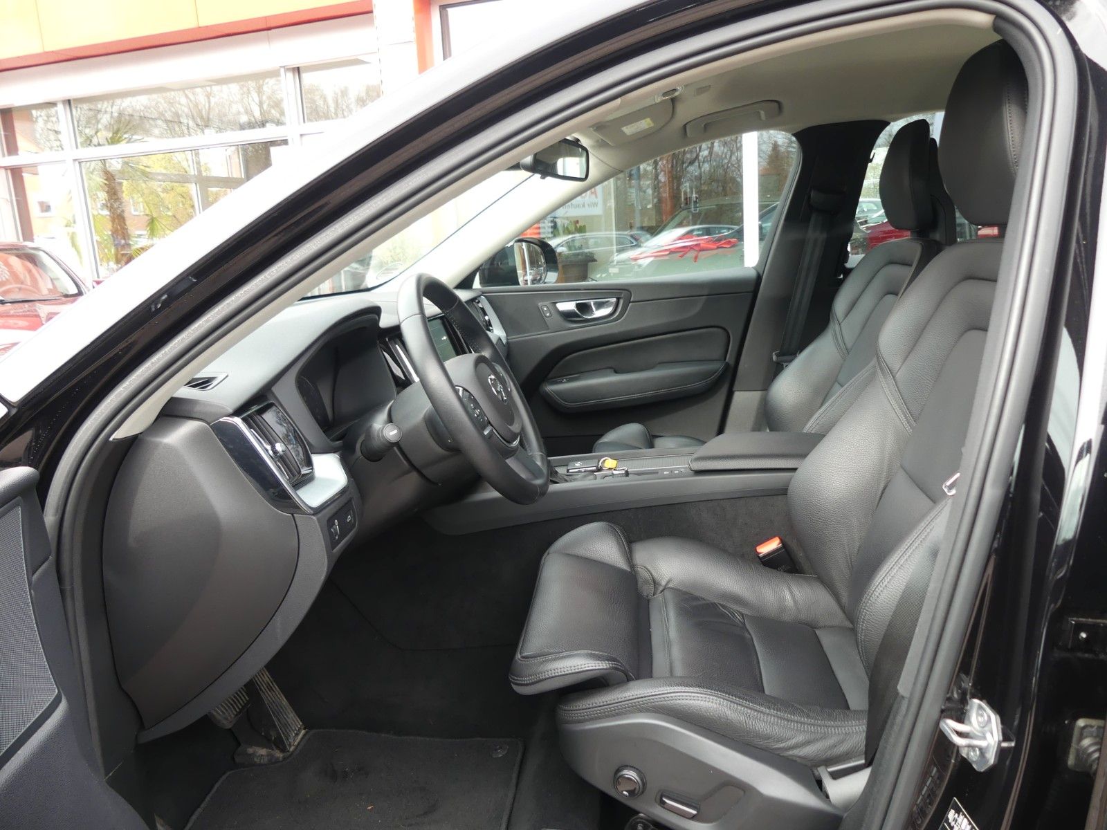 Volvo XC60 Momentum Vollleder*AHK*Navi*SHZ*ab 299€ foto 14