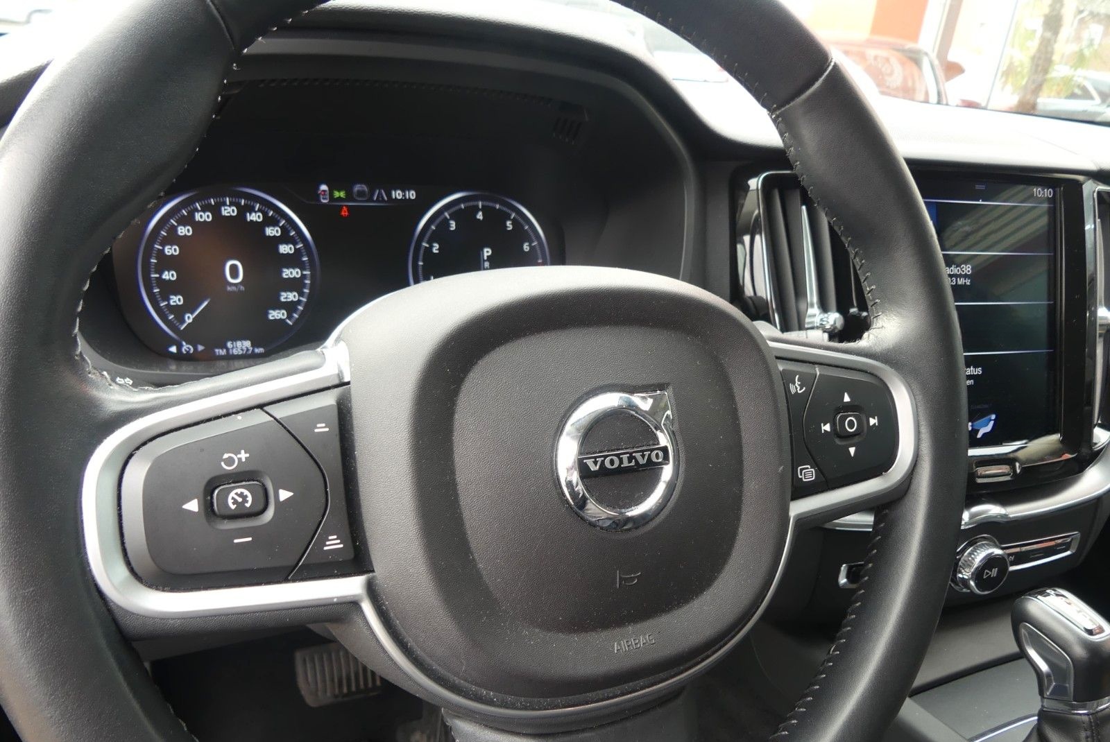 Volvo XC60 Momentum Vollleder*AHK*Navi*SHZ*ab 299€ foto 19