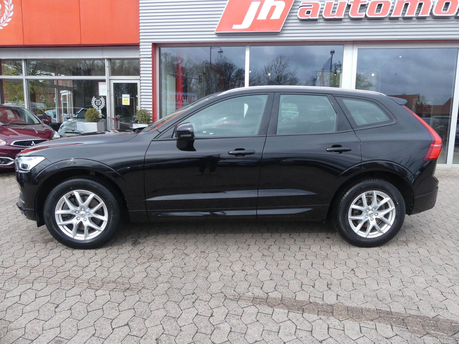 Volvo XC60 Momentum Vollleder*AHK*Navi*SHZ*ab 299€ foto 3