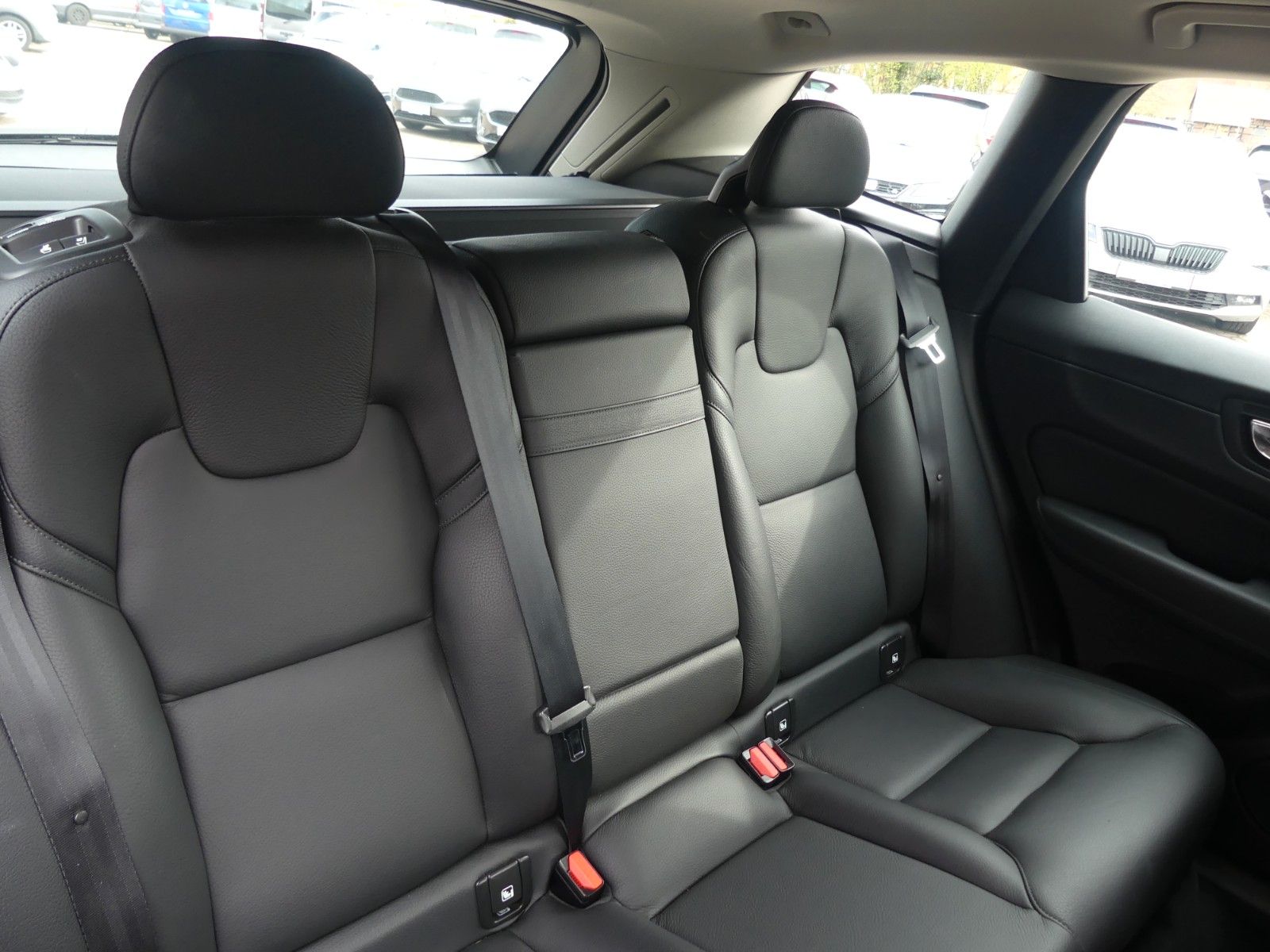 Volvo XC60 Momentum Vollleder*AHK*Navi*SHZ*ab 299€ foto 22