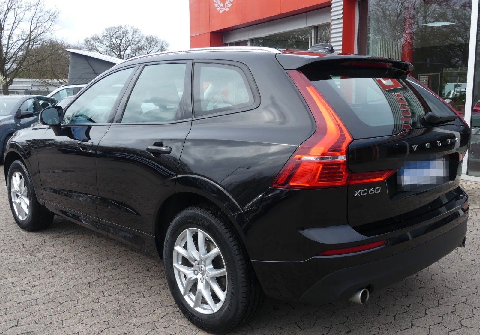Volvo XC60 Momentum Vollleder*AHK*Navi*SHZ*ab 299€ foto 4