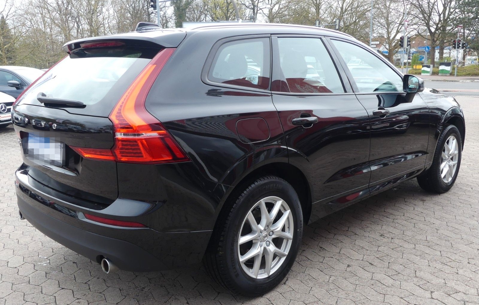 Volvo XC60 Momentum Vollleder*AHK*Navi*SHZ*ab 299€ foto 6