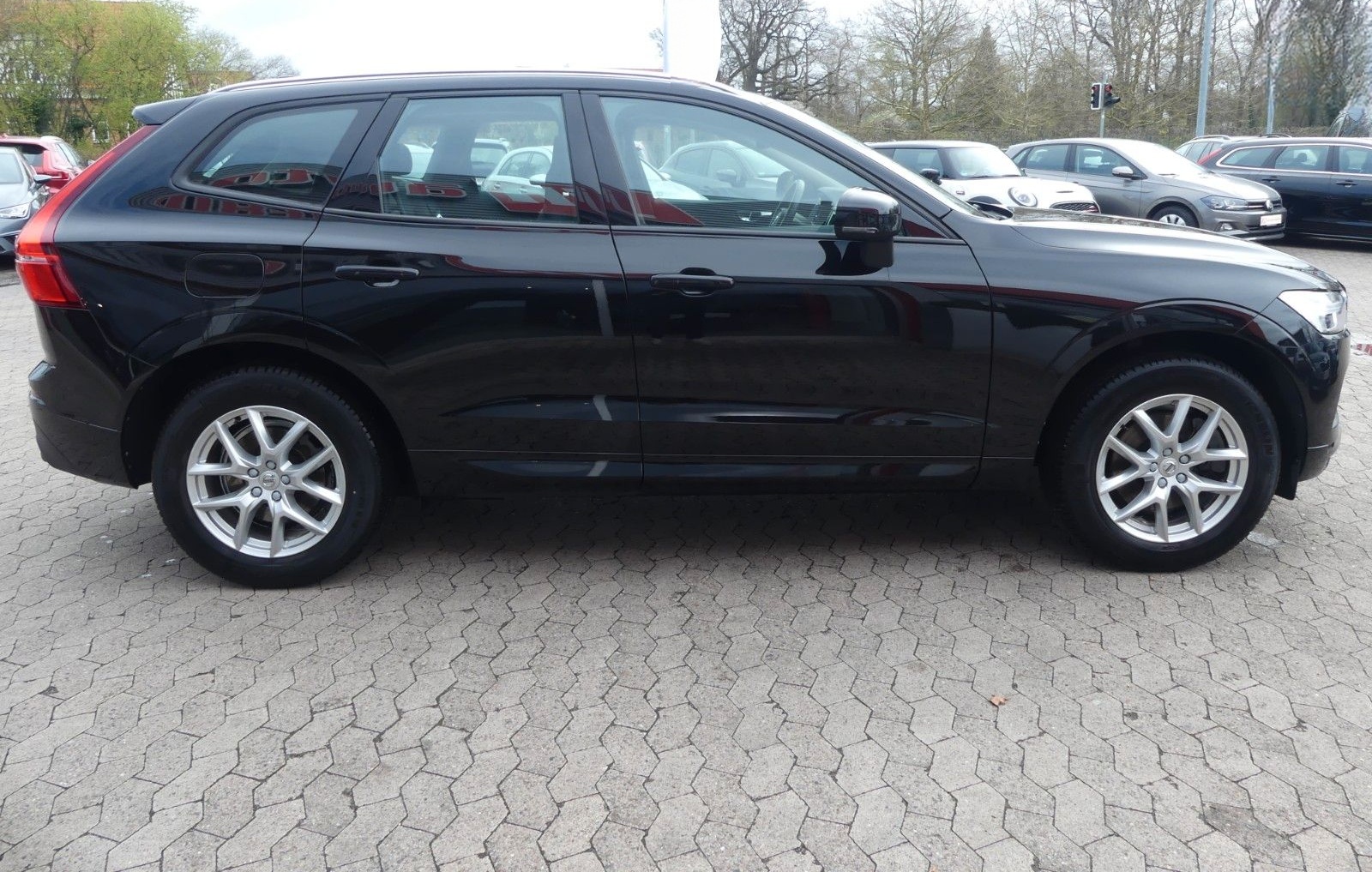 Volvo XC60 Momentum Vollleder*AHK*Navi*SHZ*ab 299€ foto 7