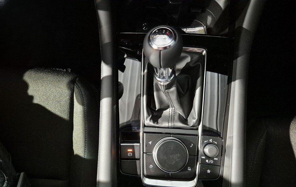 Mazda 3 2.5L e-SKYACTIV G 140ps foto 11