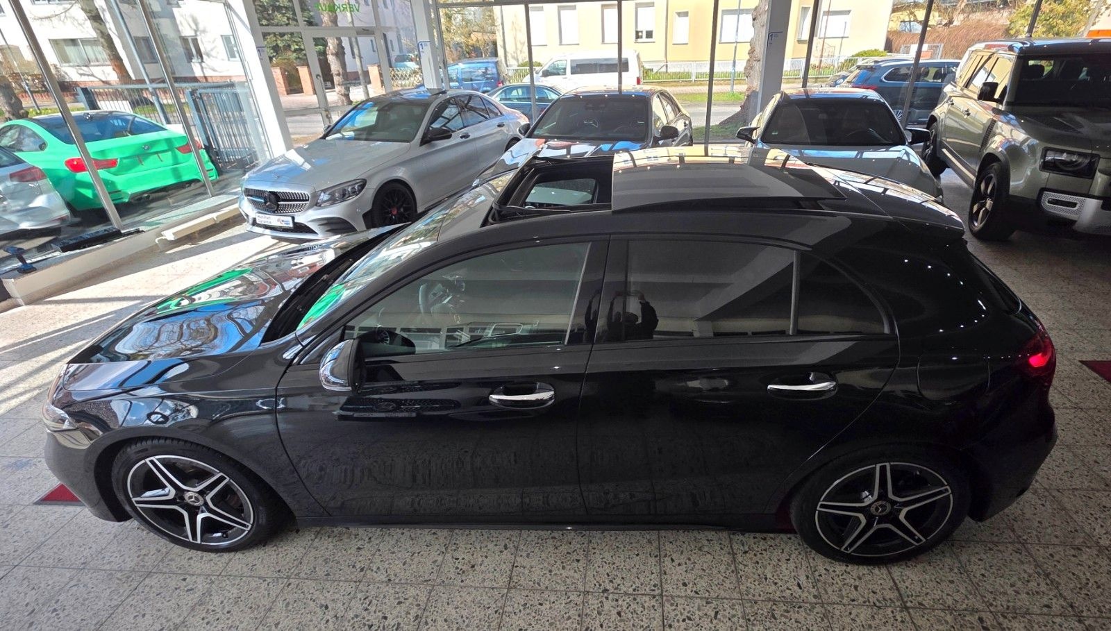 Mercedes-Benz A 200 d*AMG-Line*Panorama*Alcantara* foto 12