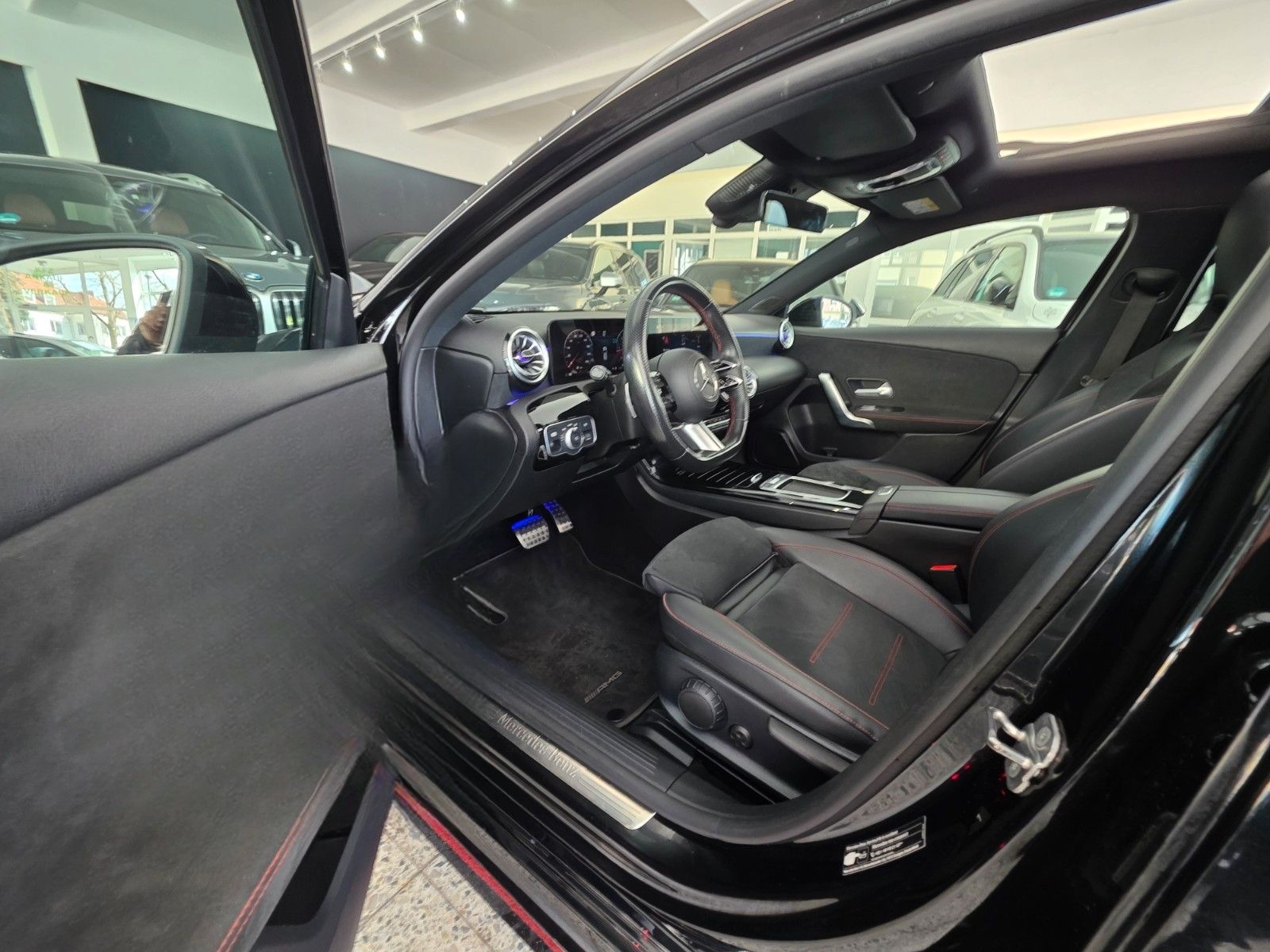 Mercedes-Benz A 200 d*AMG-Line*Panorama*Alcantara* foto 15