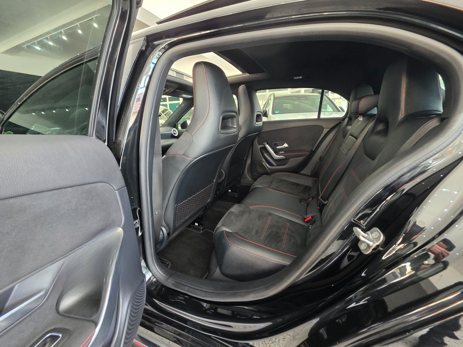 Mercedes-Benz A 200 d*AMG-Line*Panorama*Alcantara* foto 20