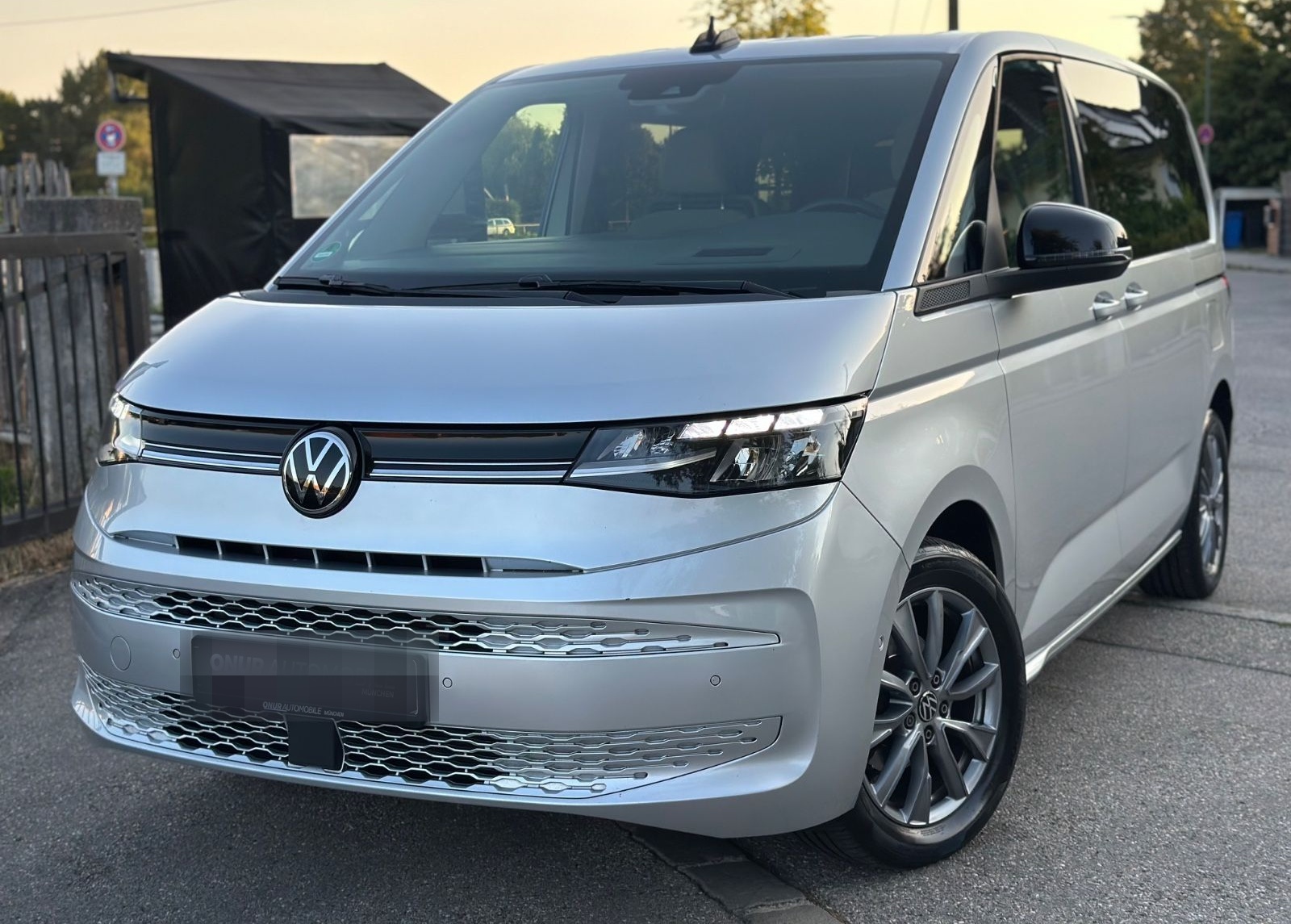 Volkswagen T7 Multivan Life DSG H&K HuD AHK ACC Standhzg. foto 3