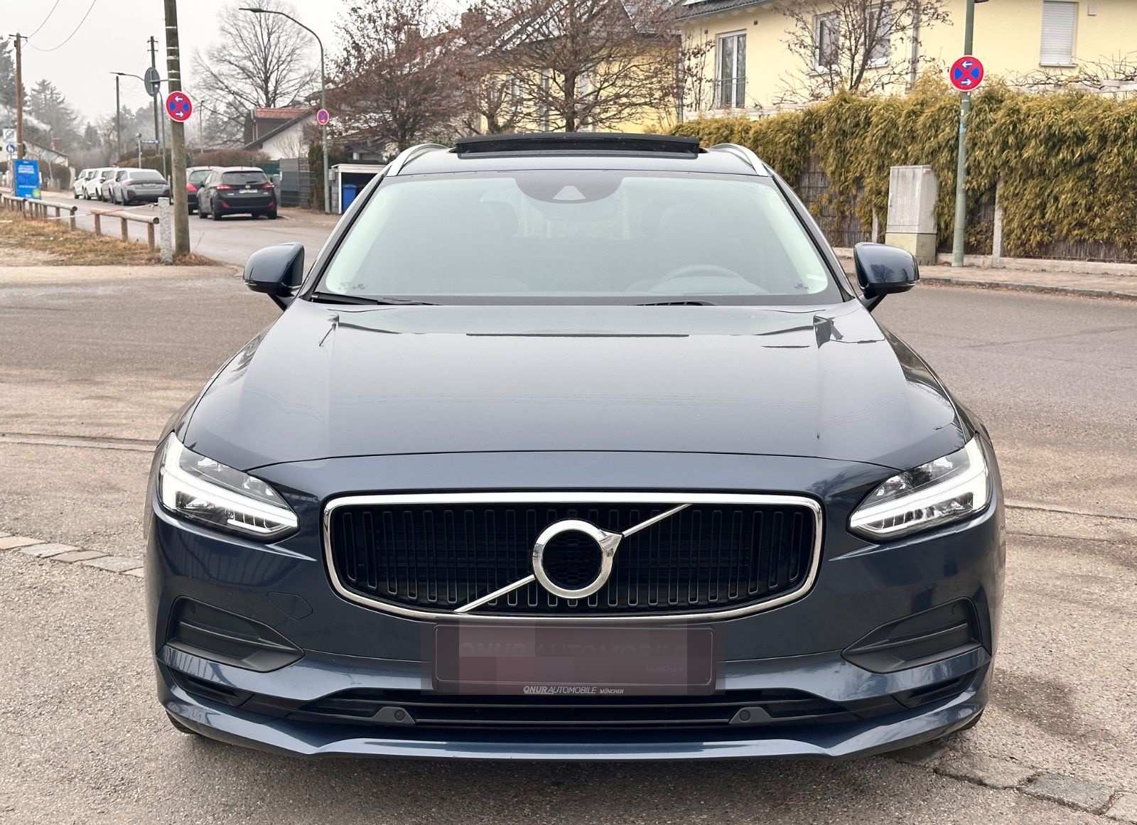 Volvo V90 Kombi Momentum Pro Navi Leder Pano HuD RFK foto 2