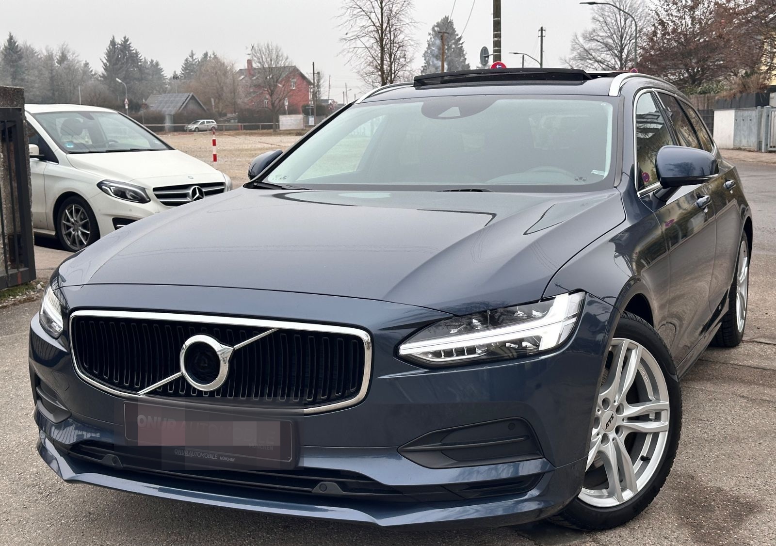 Volvo V90 Kombi Momentum Pro Navi Leder Pano HuD RFK foto 3