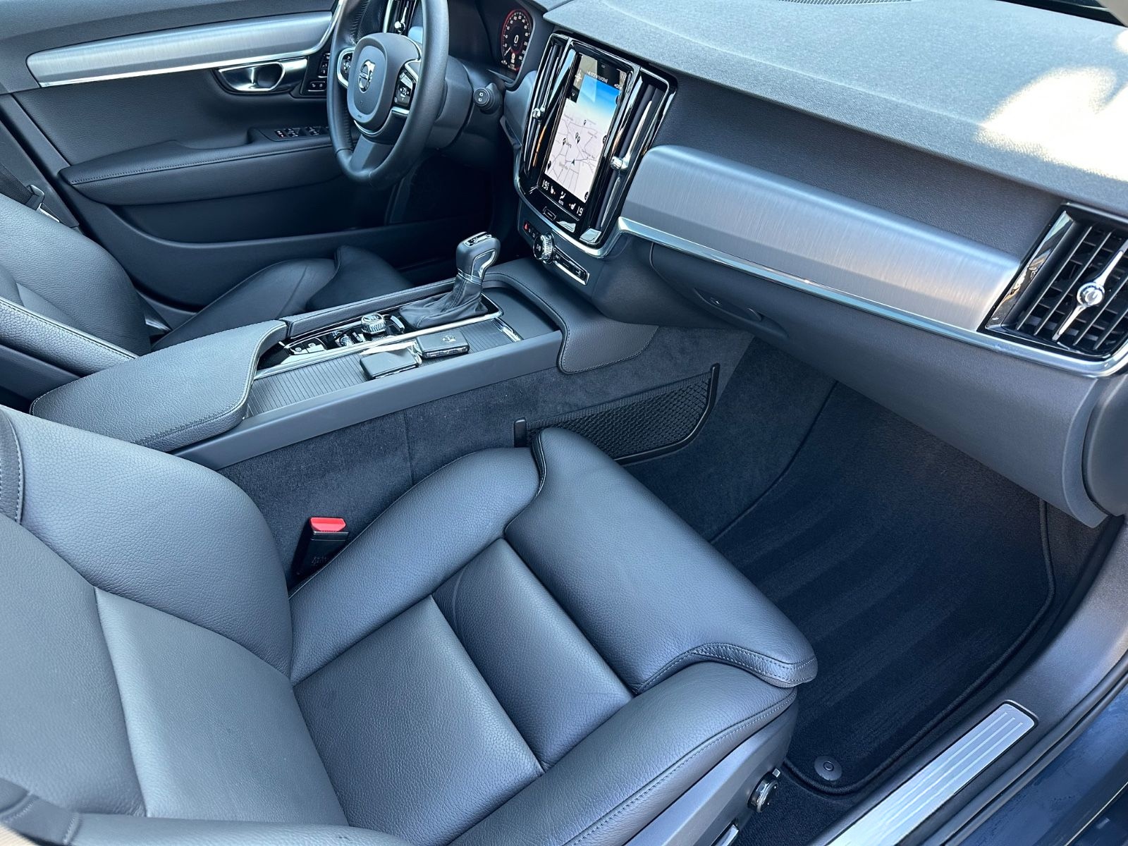 Volvo V90 Kombi Momentum Pro Navi Leder Pano HuD RFK foto 24