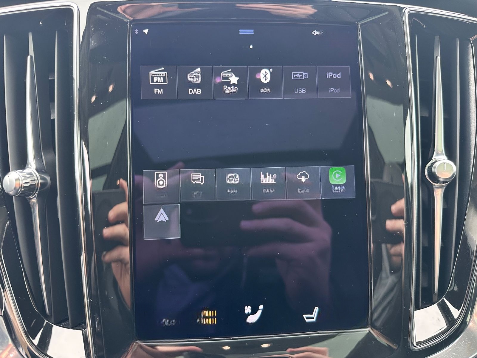 Volvo V60 Kombi Momentum Pro Navi Leder Pano H&K foto 15