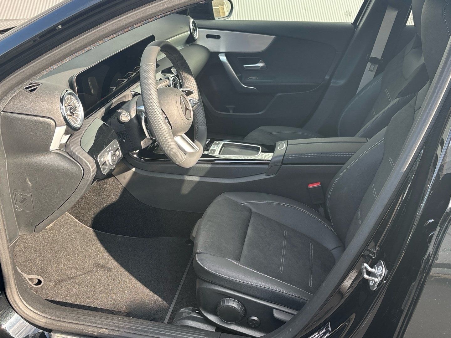Mercedes-Benz A 200 d AMG Special-Edition Night Pano CarPlay foto 12