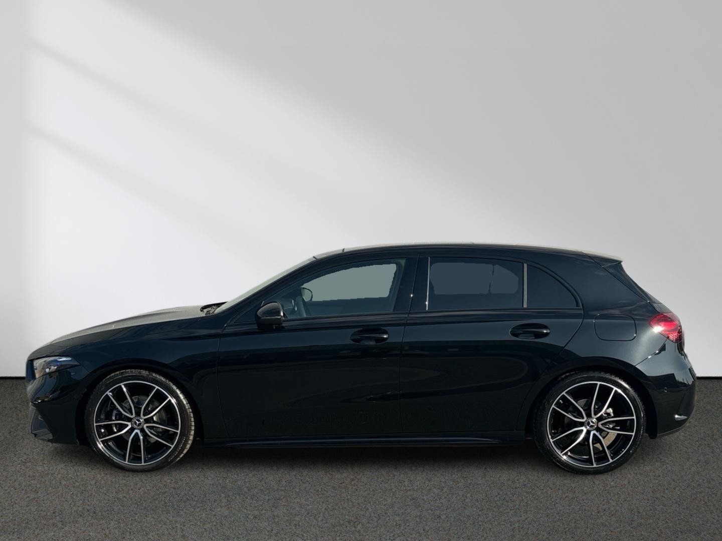 Mercedes-Benz A 200 d AMG Special-Edition Night Pano CarPlay foto 3
