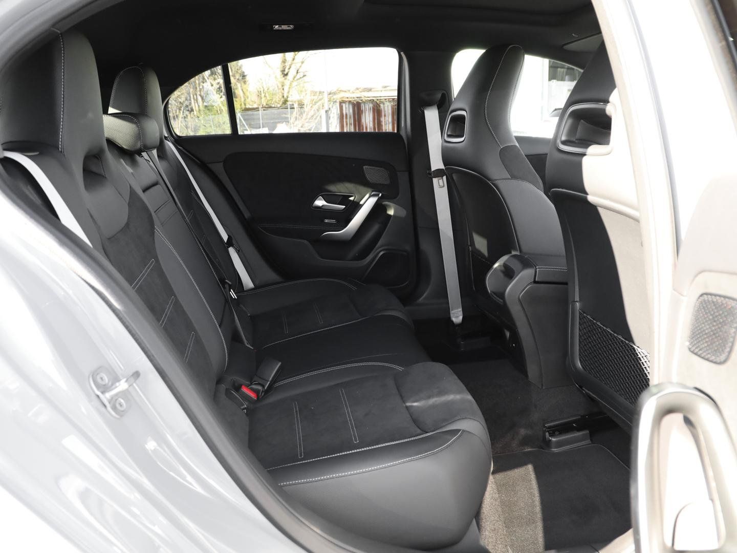 Mercedes-Benz A 200 d AMG Panorama Special-Edition Multibeam foto 7
