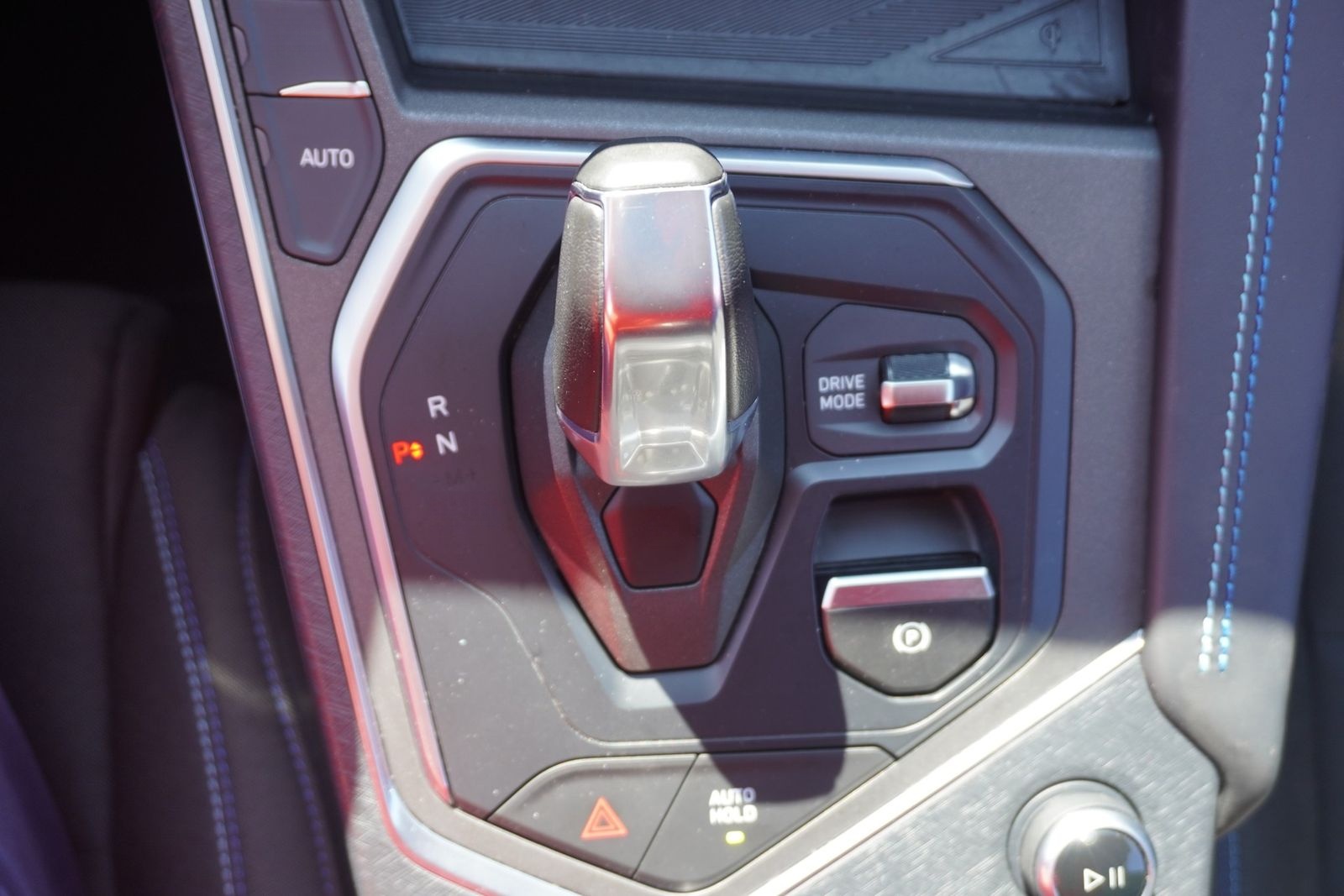 Lynk&Co 01 1.5 TD PHEV Aut. LED ACC 360° Pano foto 20