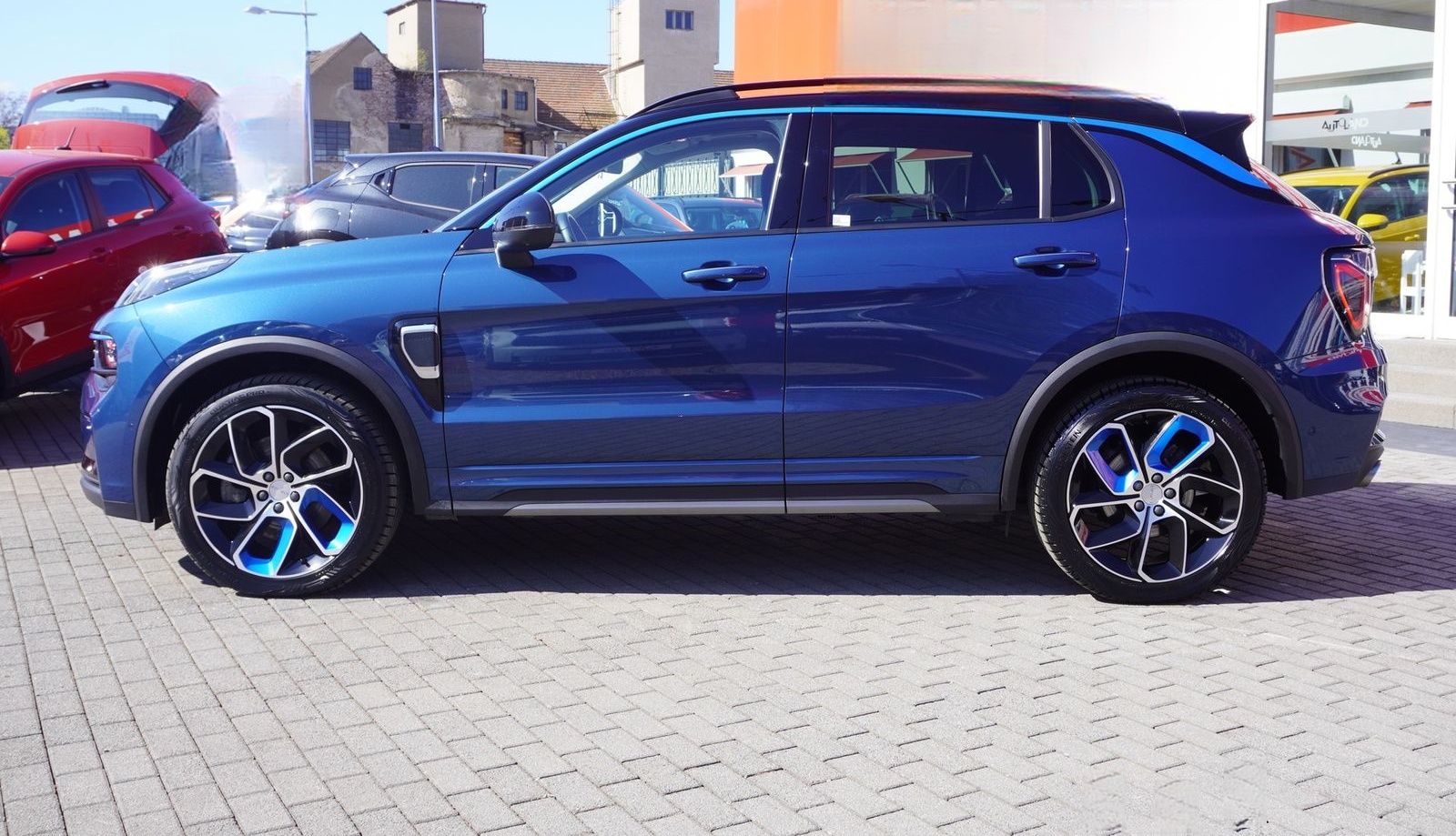 Lynk&Co 01 1.5 TD PHEV Aut. LED ACC 360° Pano foto 3