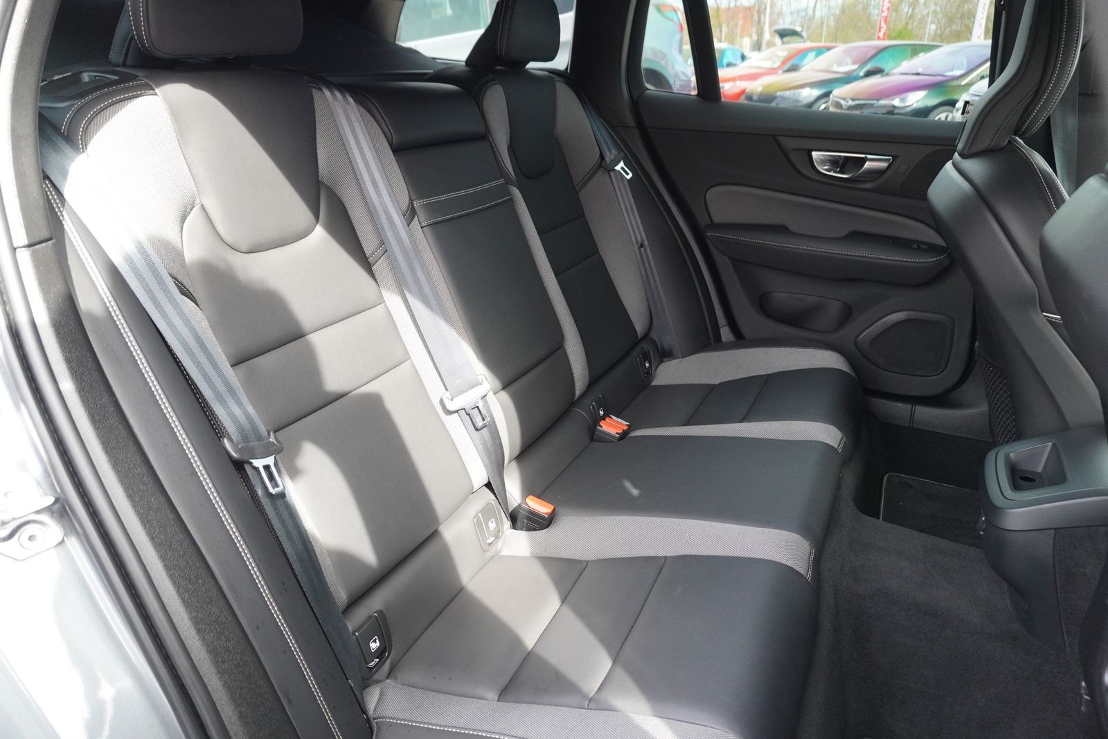 Volvo V60 Kombi 2.0 M-Hybrid R Design AHK DAB LED foto 12