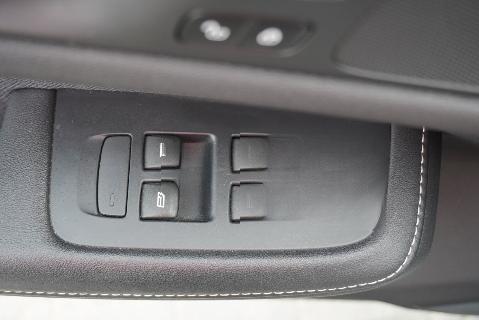 Volvo V60 Kombi 2.0 M-Hybrid R Design AHK DAB LED foto 20